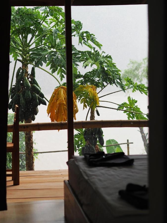 Meexok Guesthouse Nong Khiaw Exterior photo