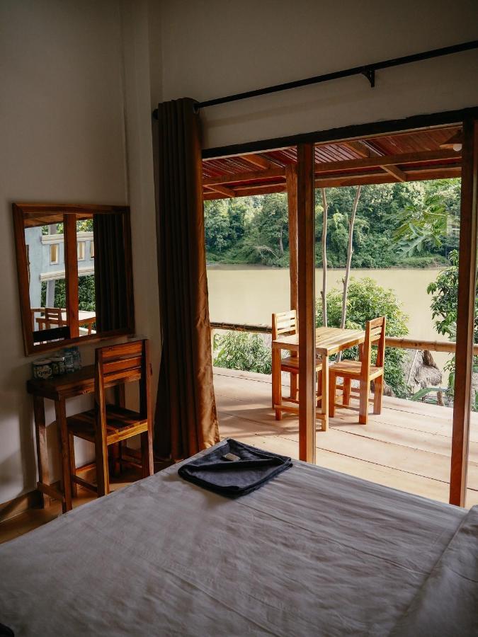Meexok Guesthouse Nong Khiaw Exterior photo