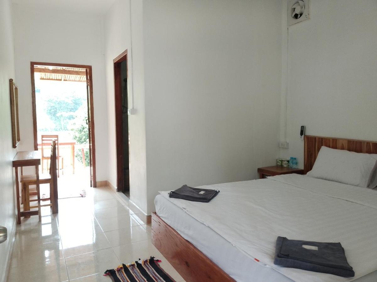 Meexok Guesthouse Nong Khiaw Exterior photo