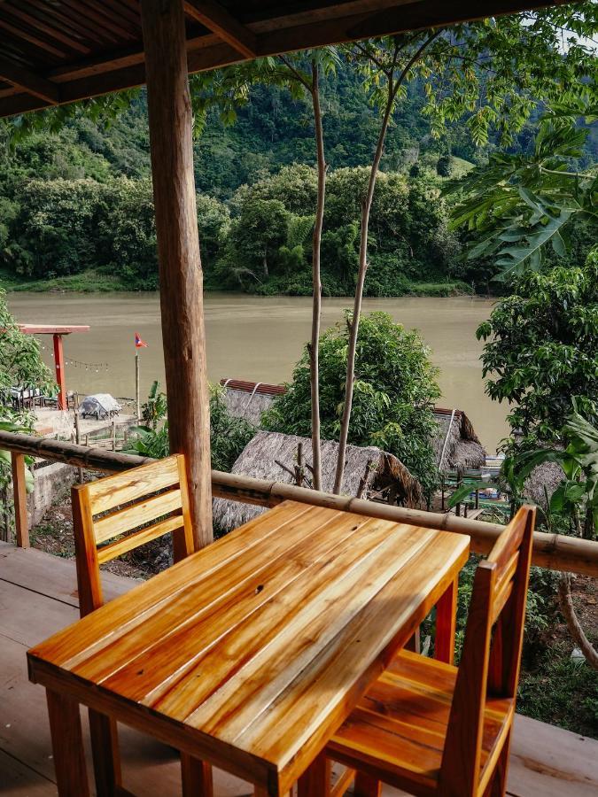 Meexok Guesthouse Nong Khiaw Exterior photo