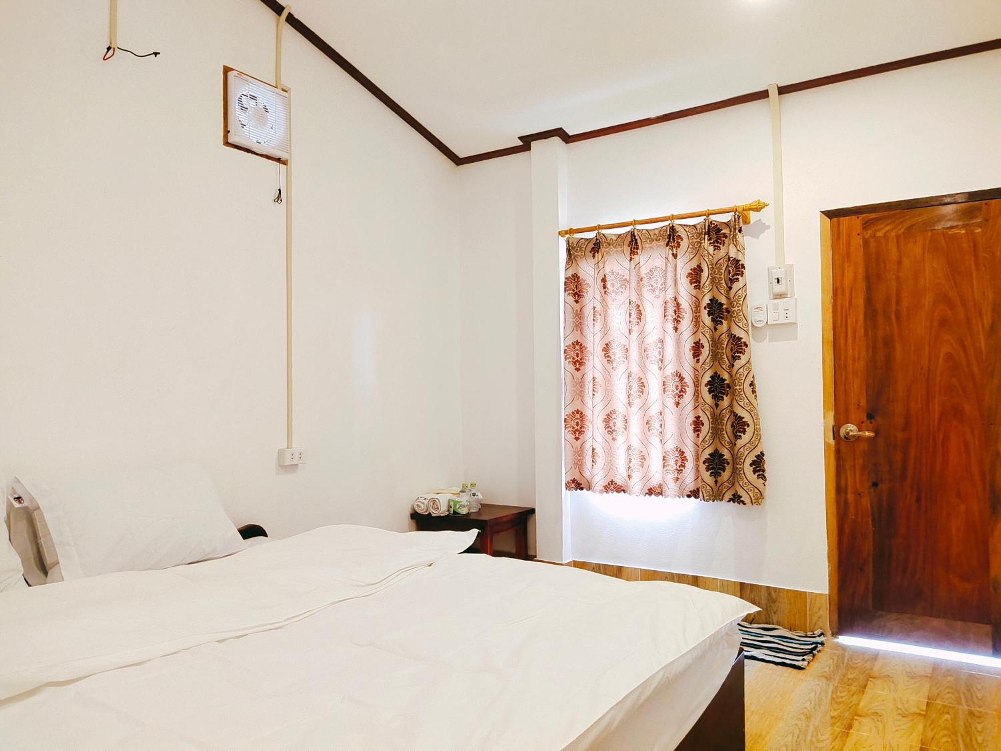 Meexok Guesthouse Nong Khiaw Exterior photo