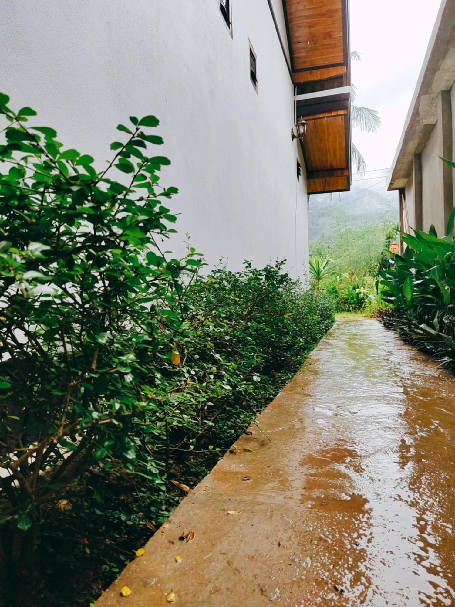 Meexok Guesthouse Nong Khiaw Exterior photo