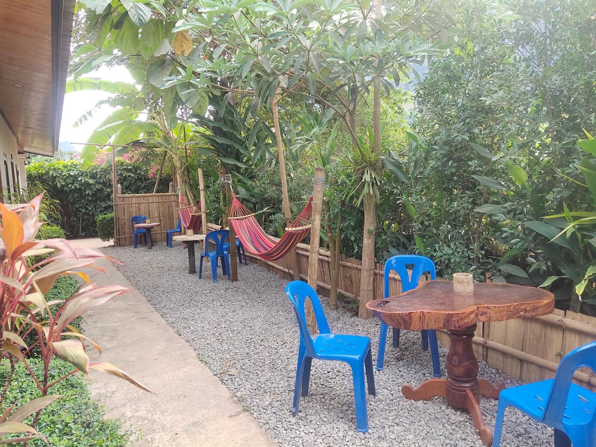 Meexok Guesthouse Nong Khiaw Exterior photo
