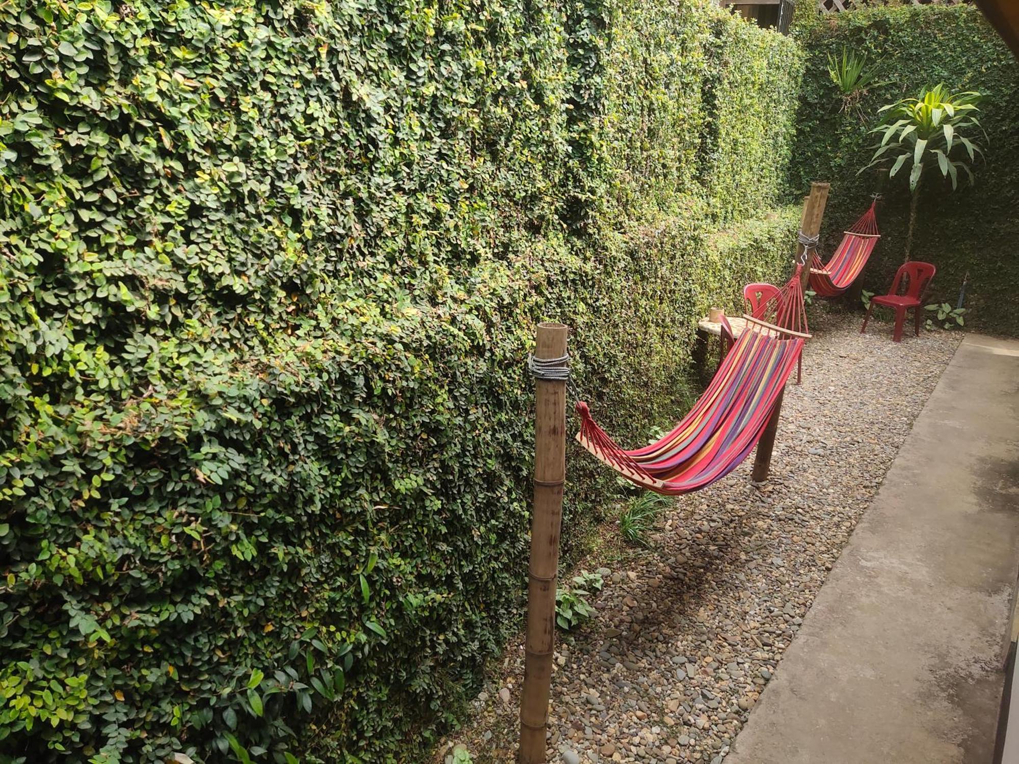 Meexok Guesthouse Nong Khiaw Exterior photo