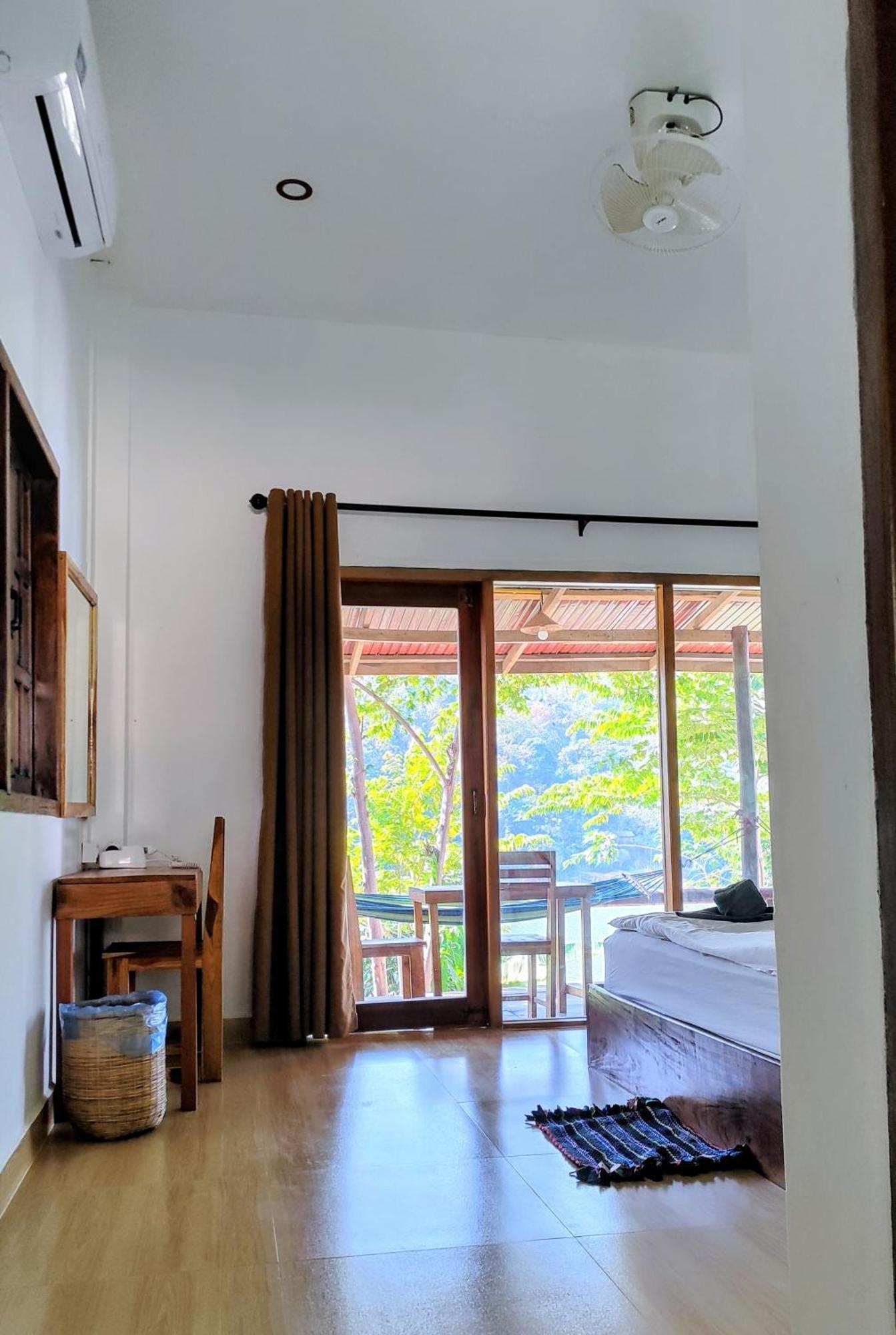 Meexok Guesthouse Nong Khiaw Exterior photo