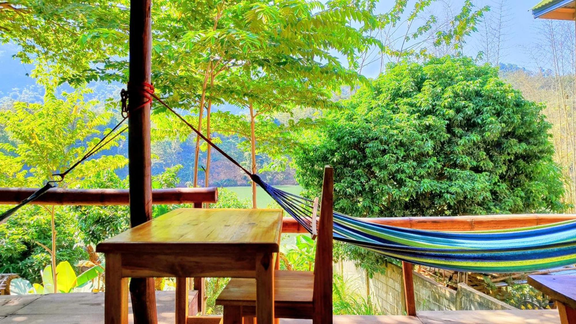 Meexok Guesthouse Nong Khiaw Exterior photo